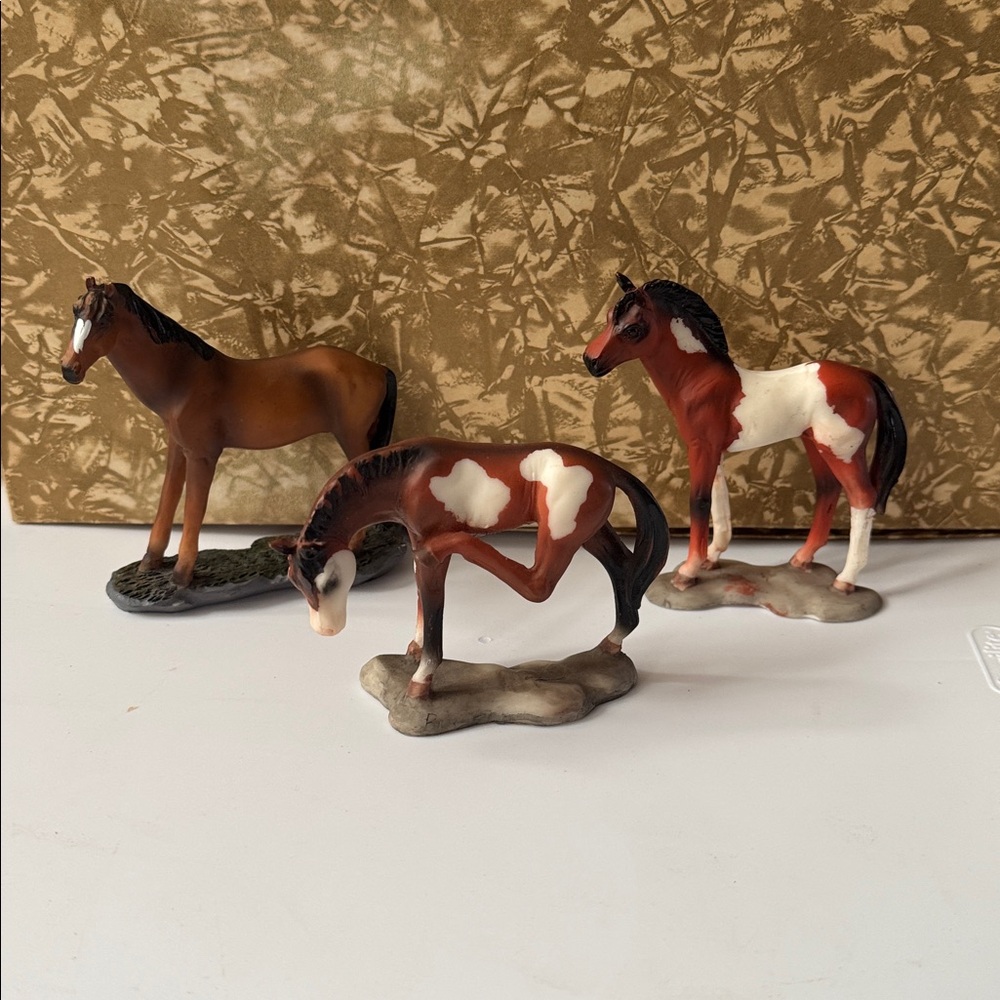NEW Set of 3 - Painted Horse Figurines - LIPCO